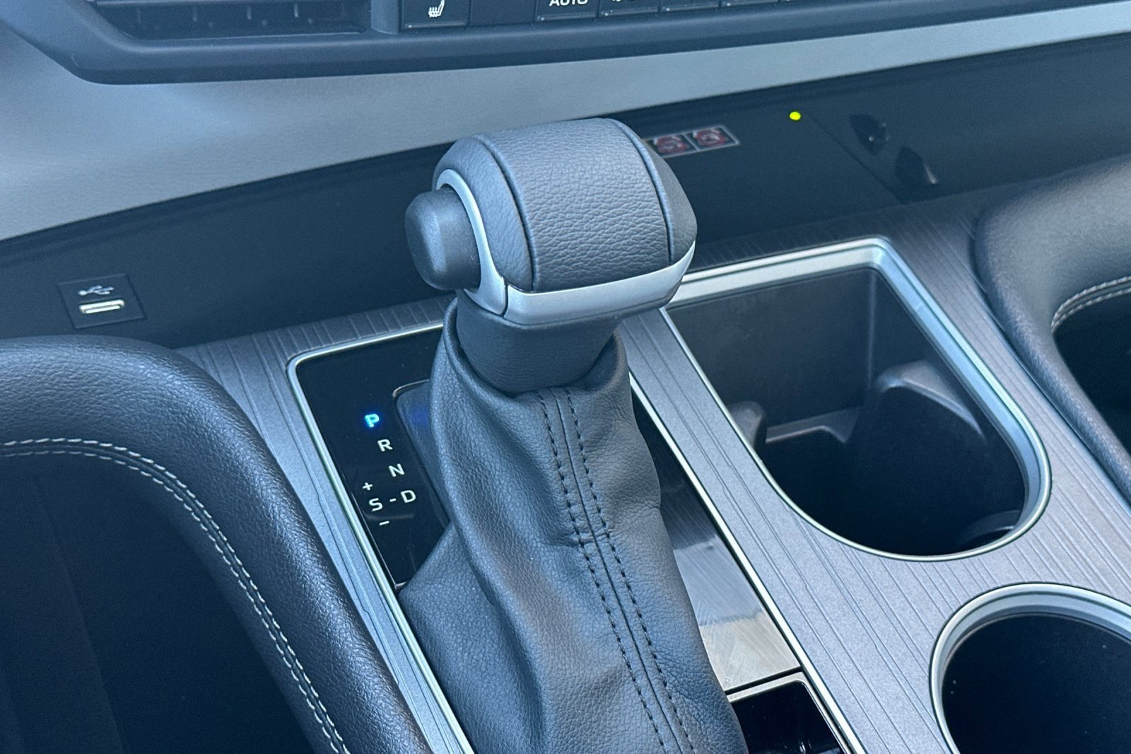 Certified 2025 Toyota Sienna XLE w/ XLE Plus Package FWD image 22