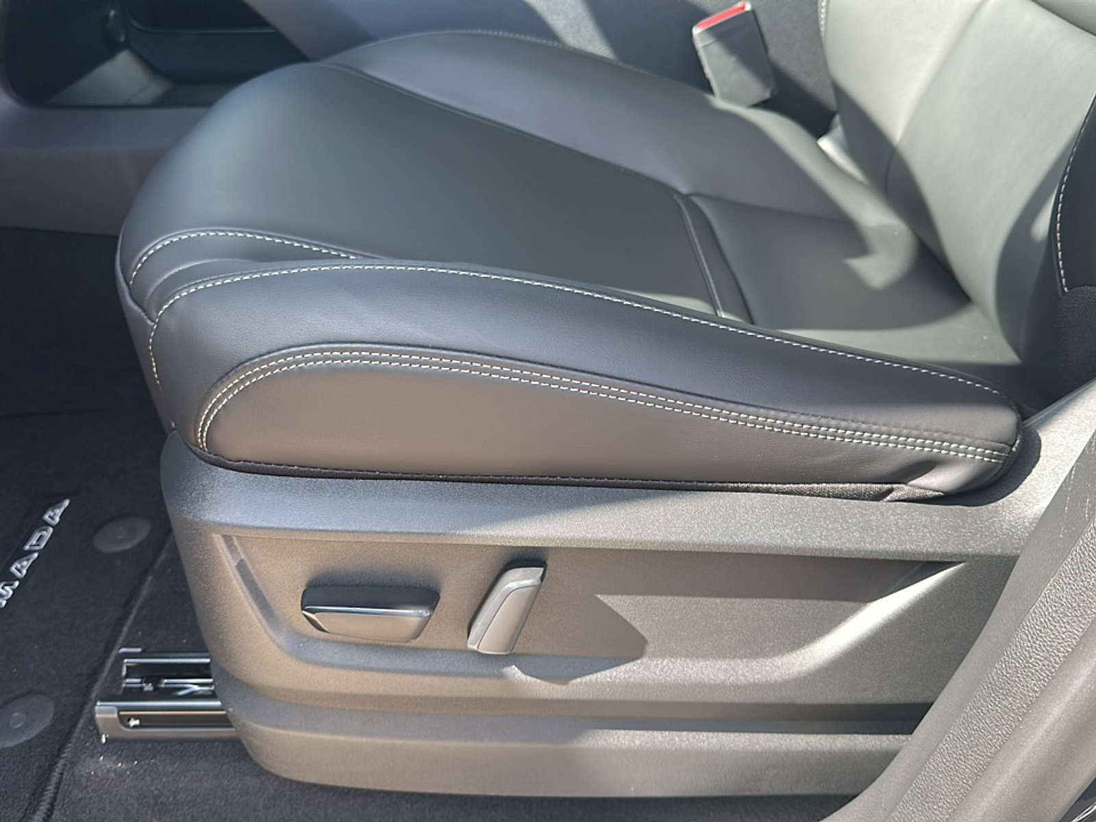 New 2026 Nissan Armada SV image 12