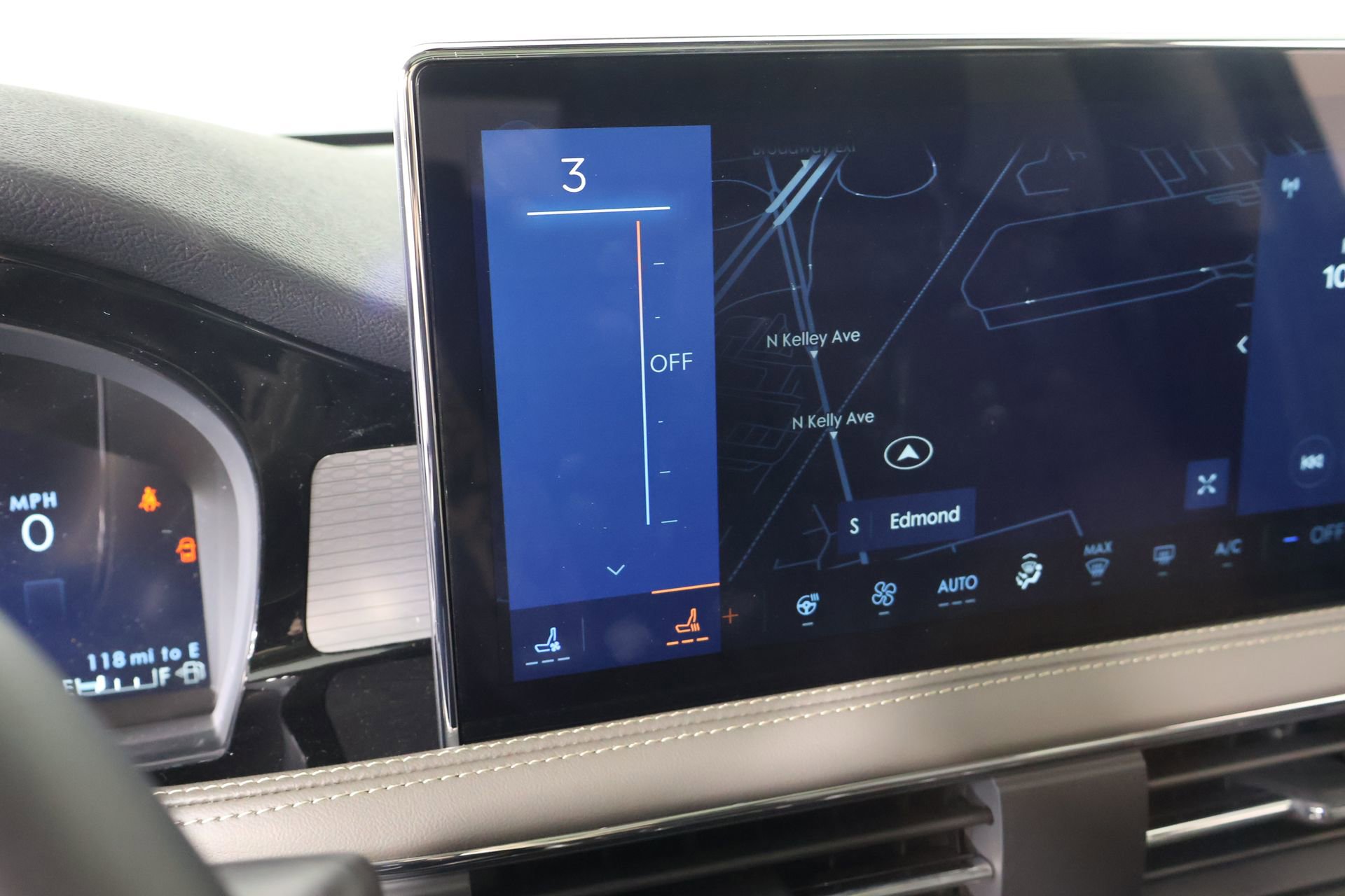 New 2026 Lincoln Corsair Premiere image 8