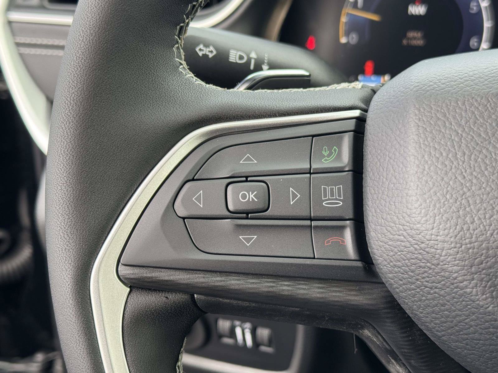 New 2026 Jeep Grand Cherokee Laredo X AWD/4WD image 11