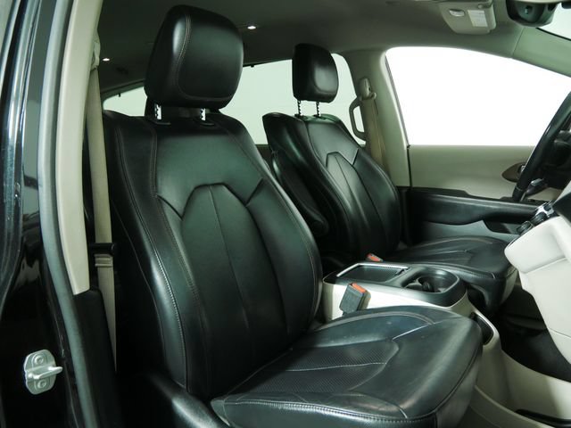 Certified 2017 Chrysler Pacifica Touring-L Plus w/ Advanced Safetytec Group FWD image 13