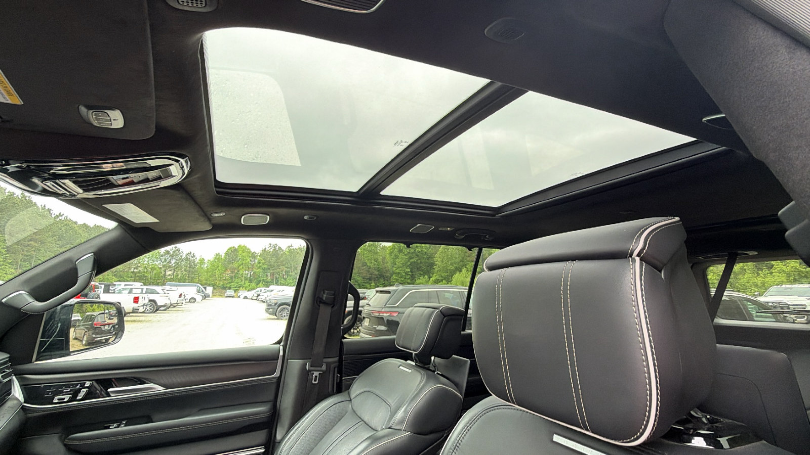 Certified 2025 Jeep Grand Wagoneer Series II Obsidian w/ Quick Order Packagew 28T AWD/4WD image 18