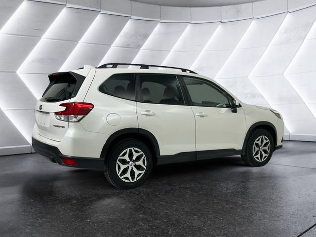 Used 2022 Subaru Forester Premium AWD/4WD image 4