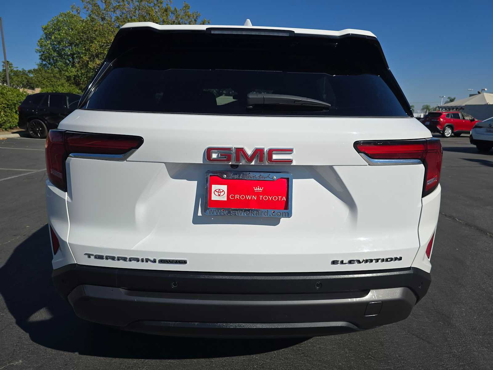 Used 2025 GMC Terrain Elevation image 15