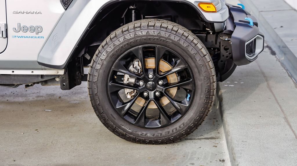 Used 2023 Jeep Wrangler Unlimited Sahara image 11