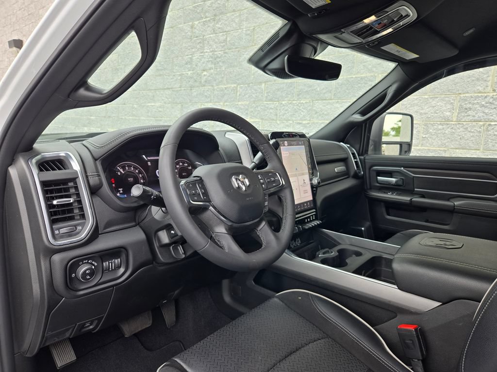 Used 2025 RAM 2500 Laramie AWD/4WD image 15