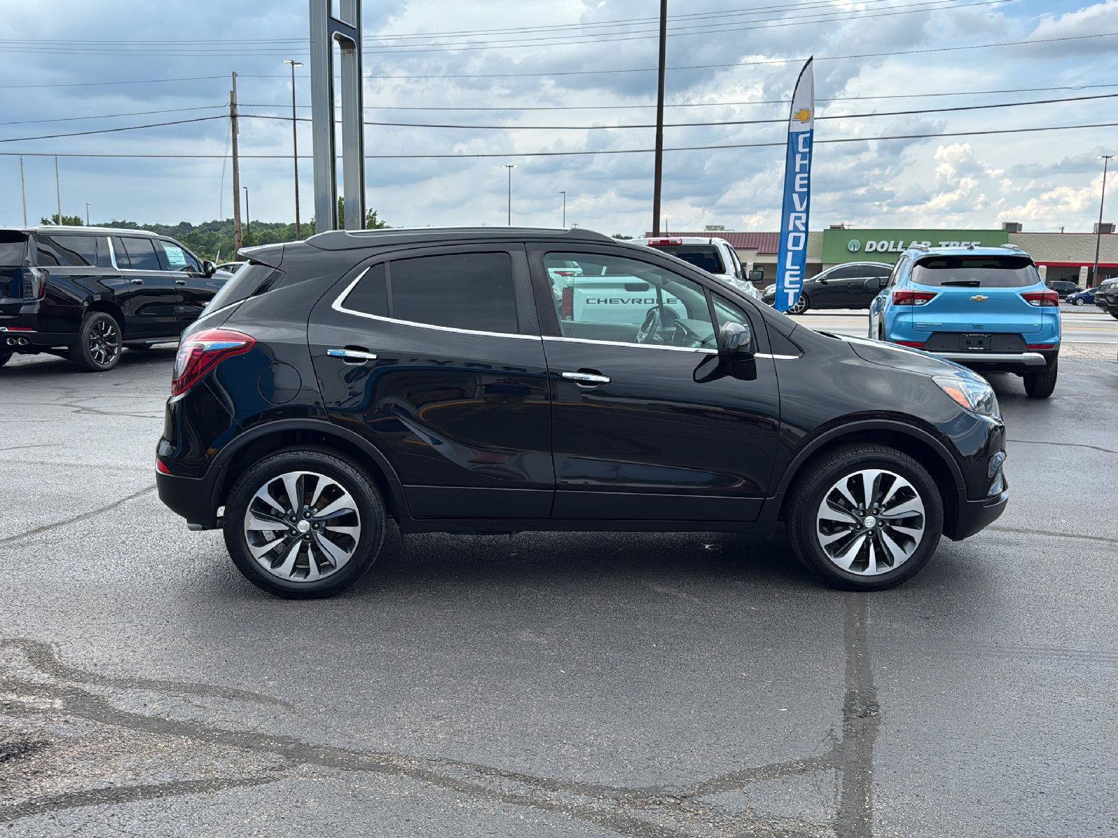 Used 2021 Buick Encore Preferred AWD/4WD image 6