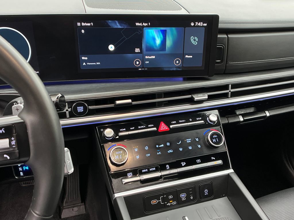 Used 2025 Hyundai Santa Fe Limited image 16