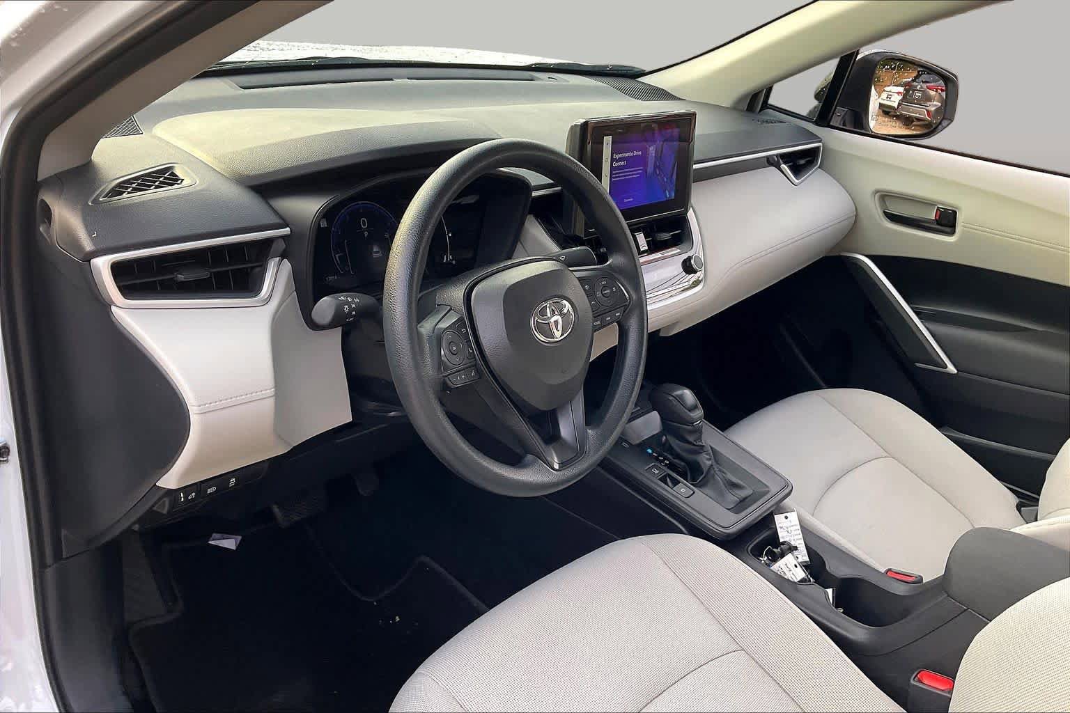 Used 2026 Toyota Corolla Cross L FWD image 17