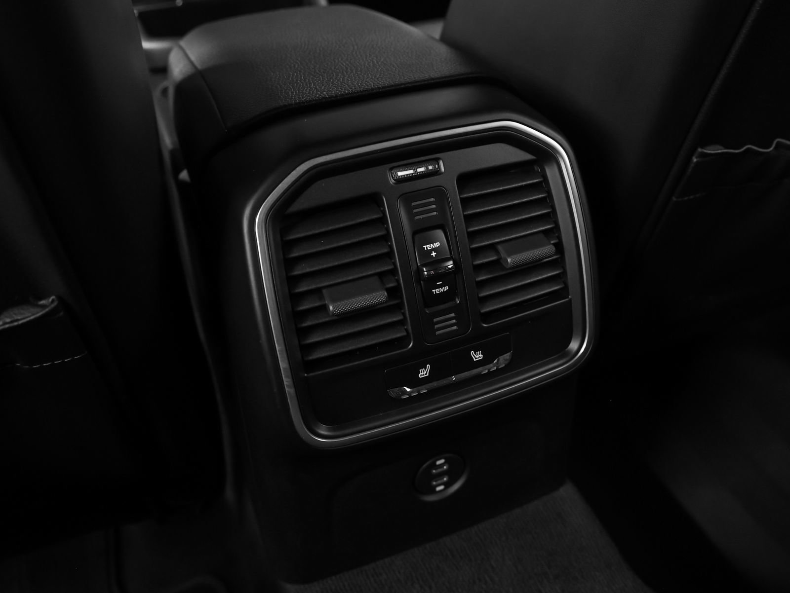 Certified 2023 Porsche Macan S image 42