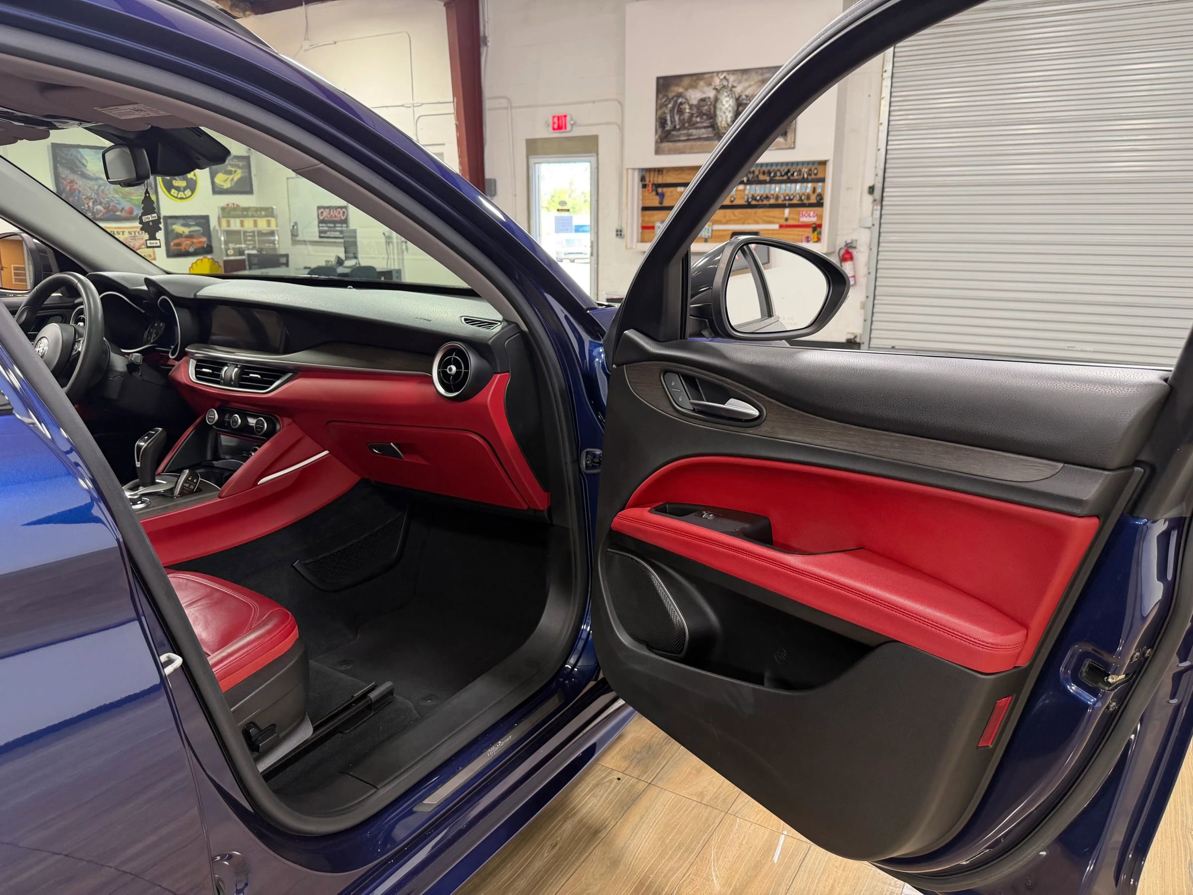 Used 2021 Alfa Romeo Stelvio Ti w/ Nero Edizione image 19