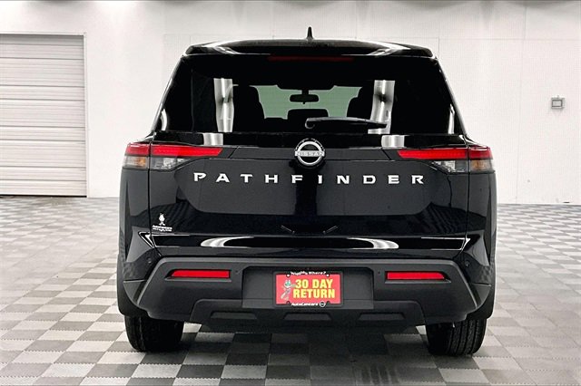 New 2025 Nissan Pathfinder S image 4