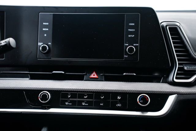Used 2025 Kia Sportage LX image 18