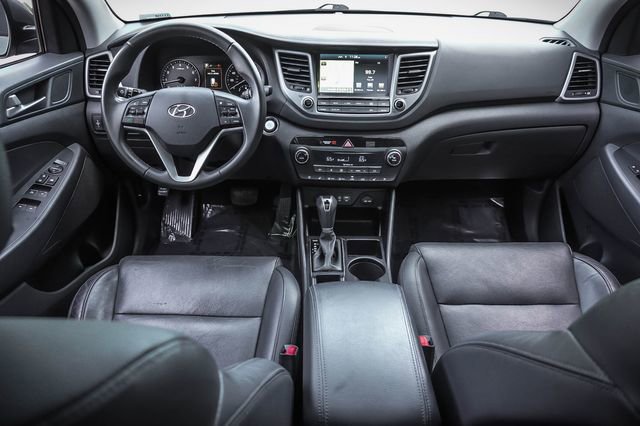 Used 2016 Hyundai Tucson Limited w/ Option Group 03 FWD image 17