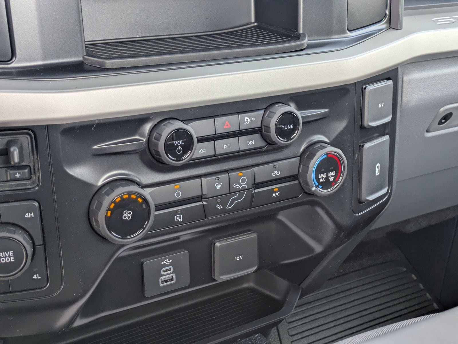 New 2026 Ford F550 4x4 Regular Cab Super Duty image 21