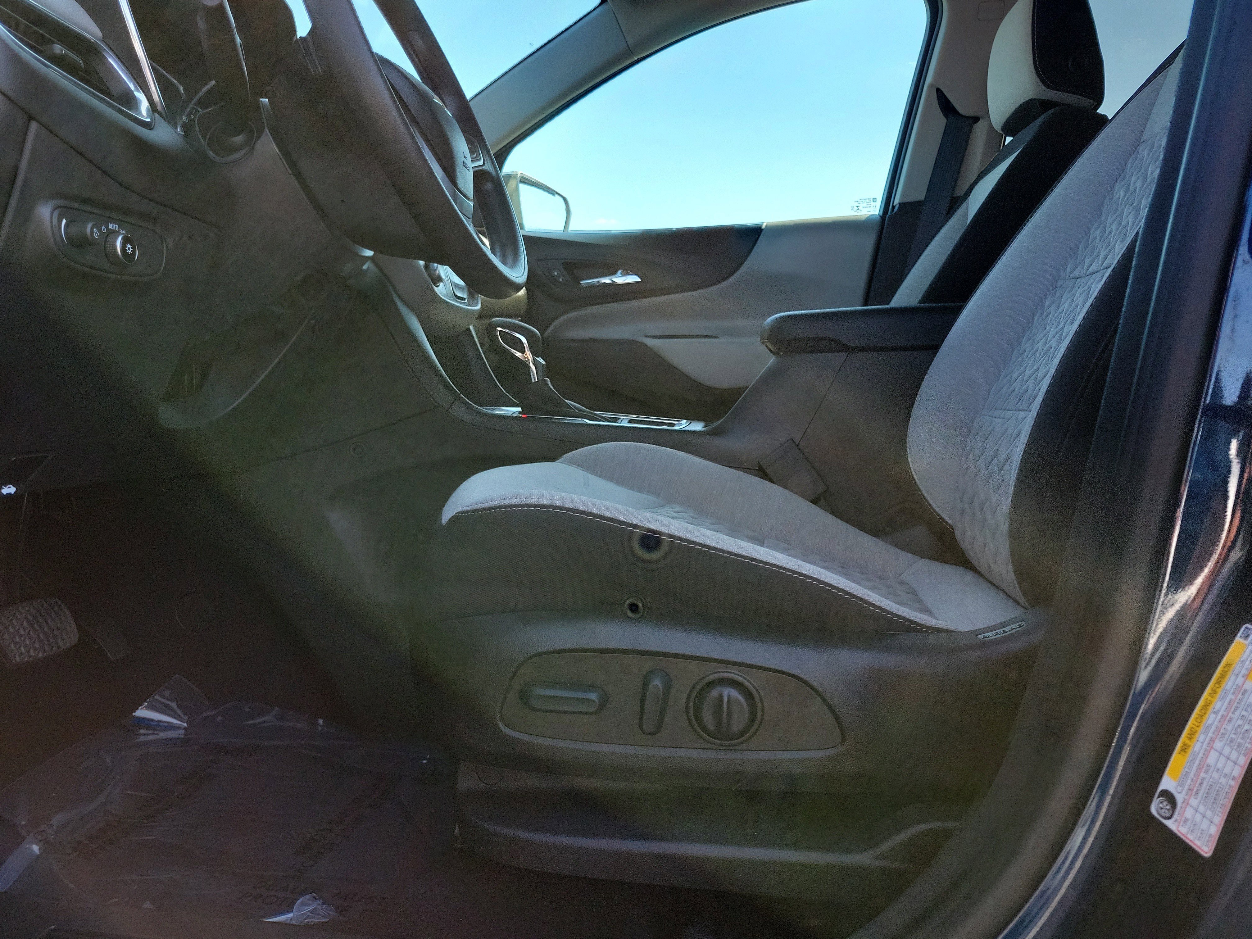 Used 2022 Chevrolet Equinox LS w/ LS Convenience Package image 16