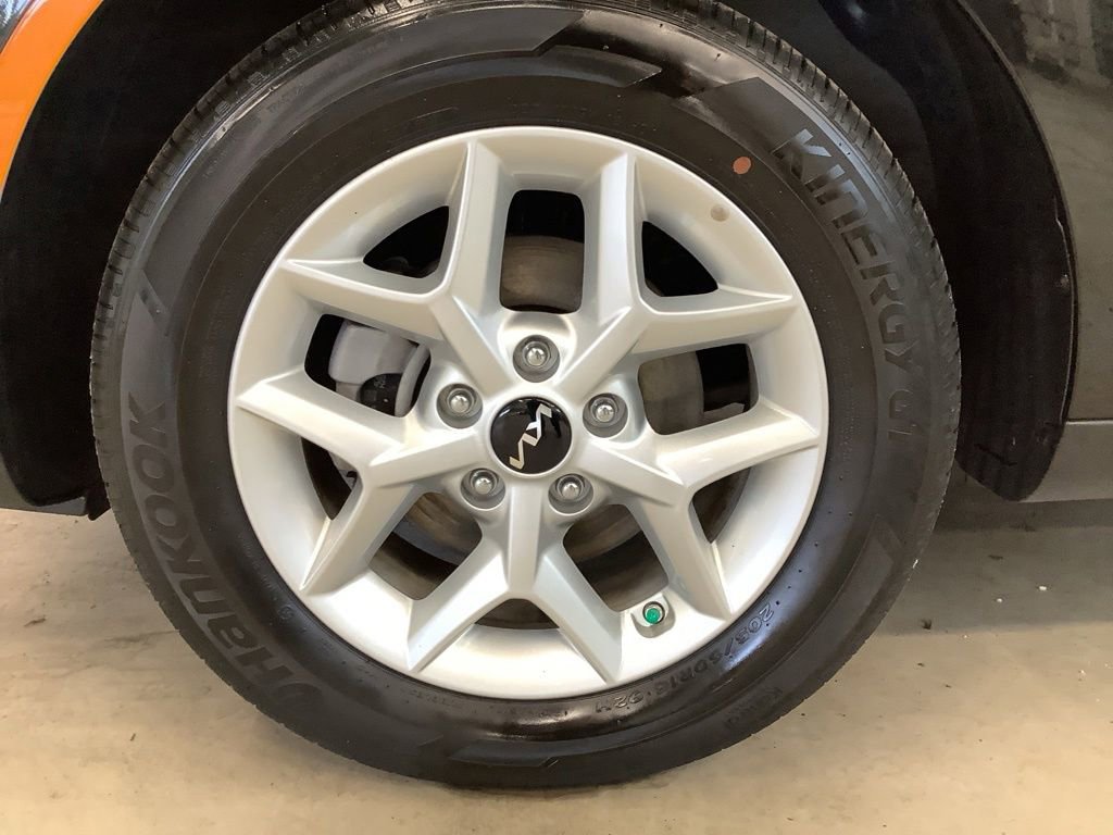 Certified 2025 Kia Soul LX w/ LX Technology Package FWD image 22