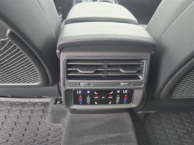 New 2025 Audi SQ8 Prestige image 23