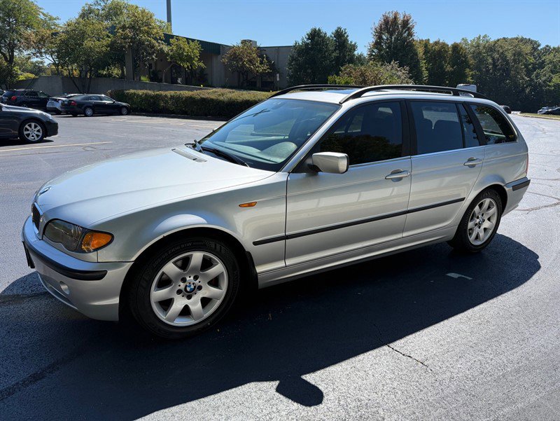 Used 2003 BMW 325i Wagon image 10