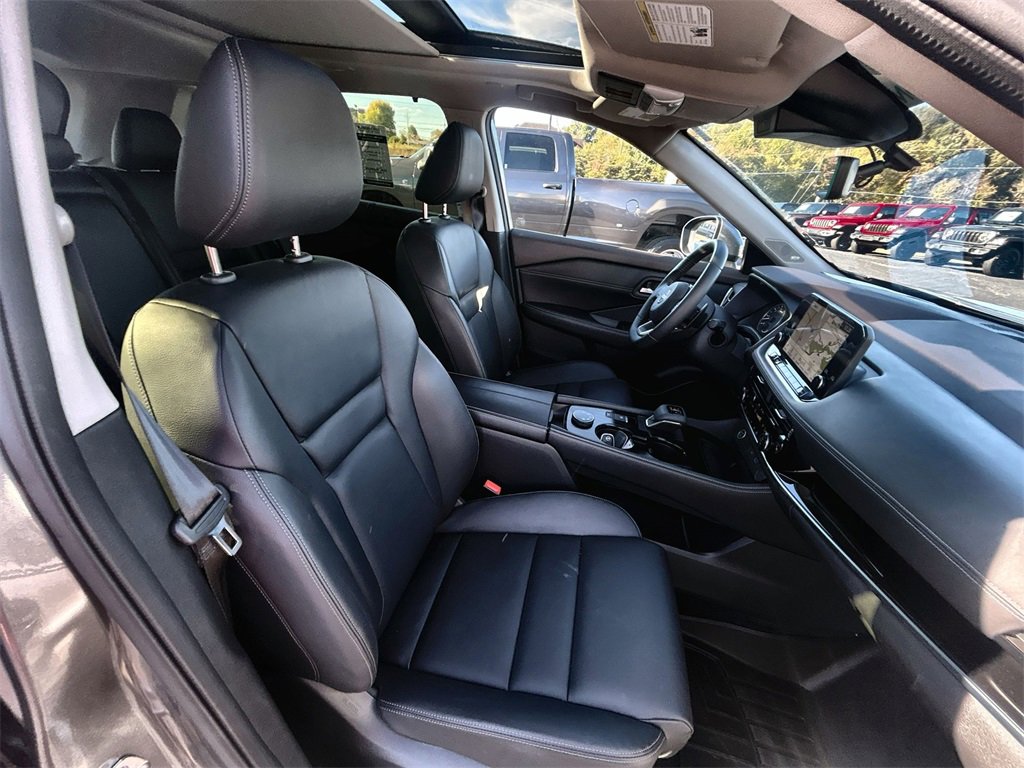 Certified 2023 Nissan Rogue SL w/ SL Premium Package image 31