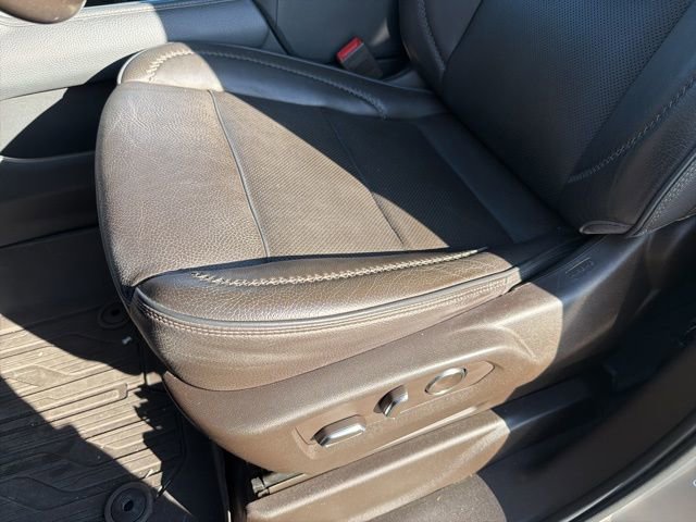 Used 2021 GMC Yukon Denali w/ Denali Premium Package image 28