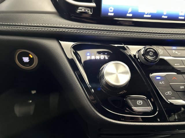 New 2027 Chrysler Pacifica Select AWD/4WD image 23