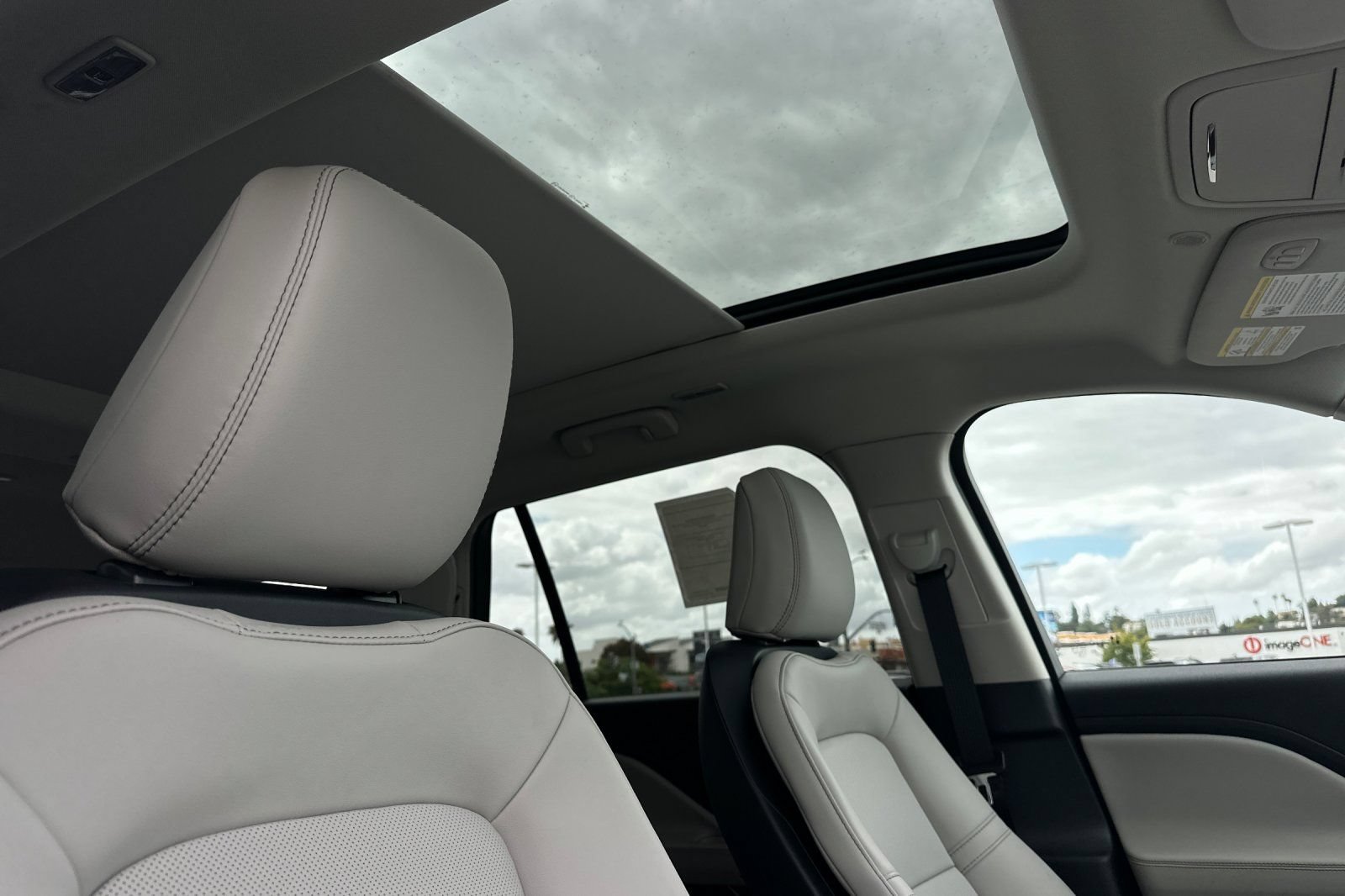 New 2026 Lincoln Aviator 2WD image 17