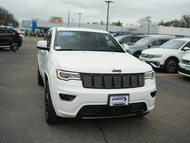 Used 2022 Jeep Grand Cherokee Laredo X AWD/4WD image 2