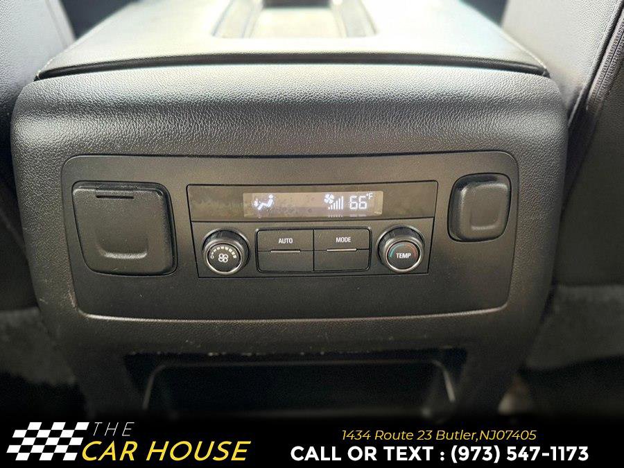 Used 2018 Chevrolet Suburban LT image 29