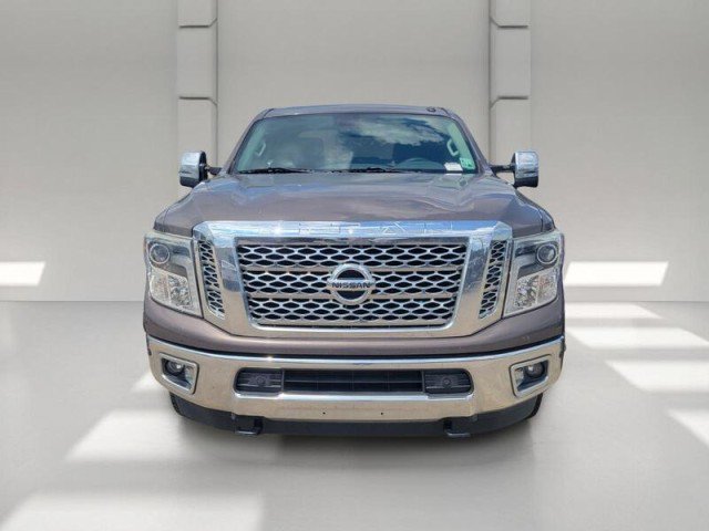 Used 2018 Nissan Titan SL w/ Chrome Package AWD/4WD image 2