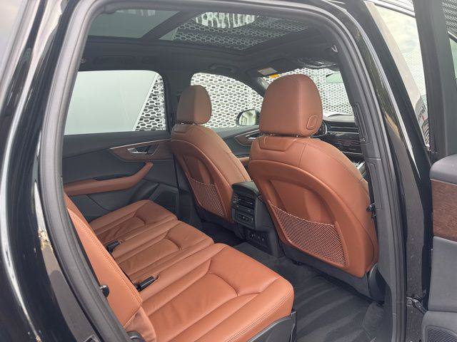 Used 2025 Audi Q7 3.0T Premium Plus AWD/4WD image 12