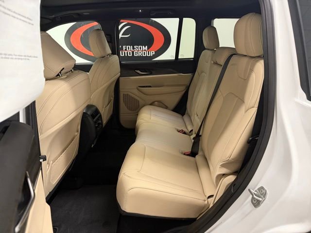 New 2025 Jeep Grand Cherokee Limited w/ Luxury Tech Group II image 16