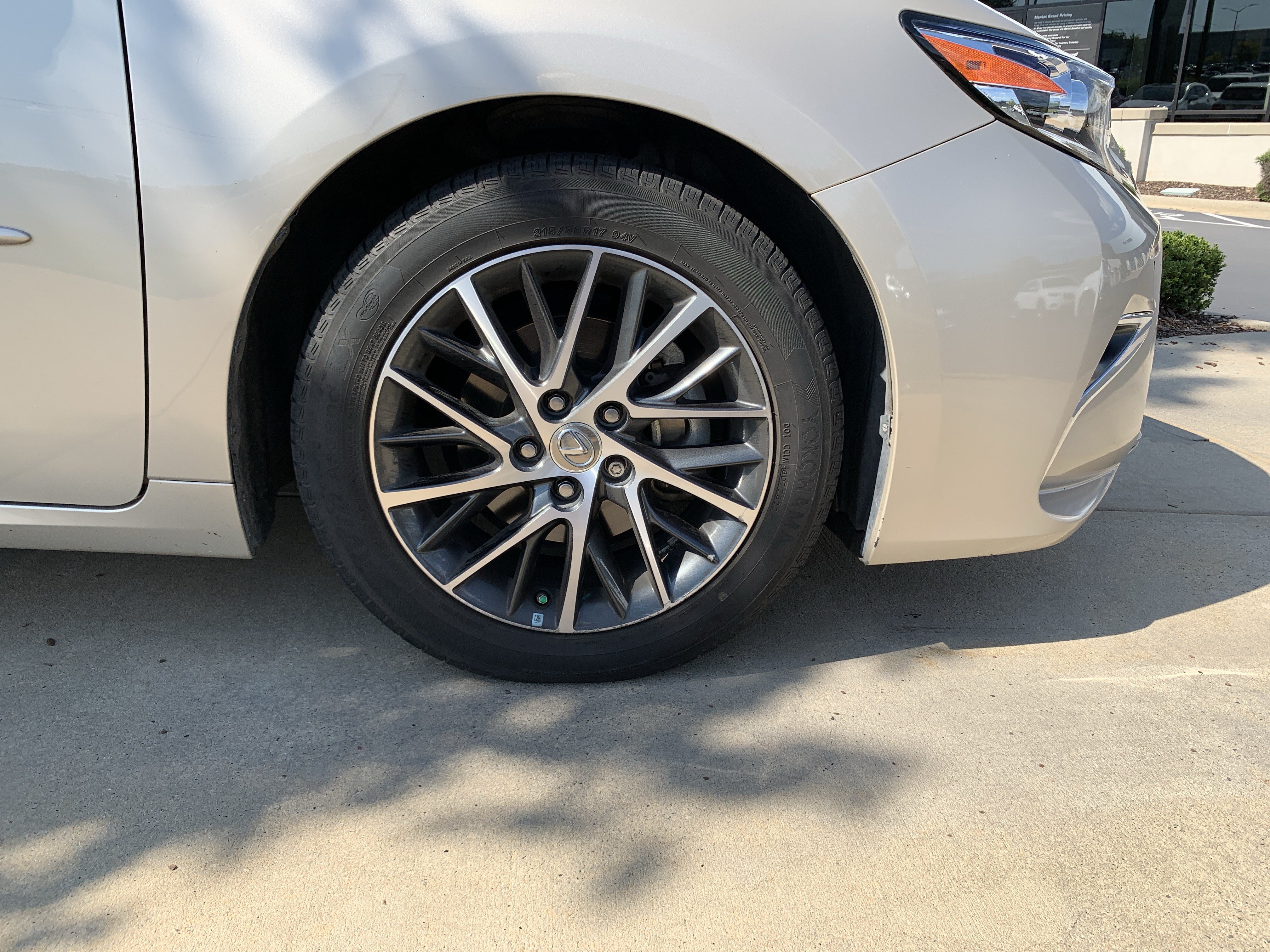 Used 2018 Lexus ES 350 w/ Luxury Package w/Wood Trim FWD image 13