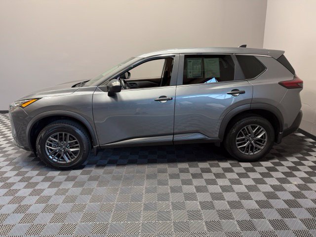Used 2023 Nissan Rogue S AWD/4WD image 6