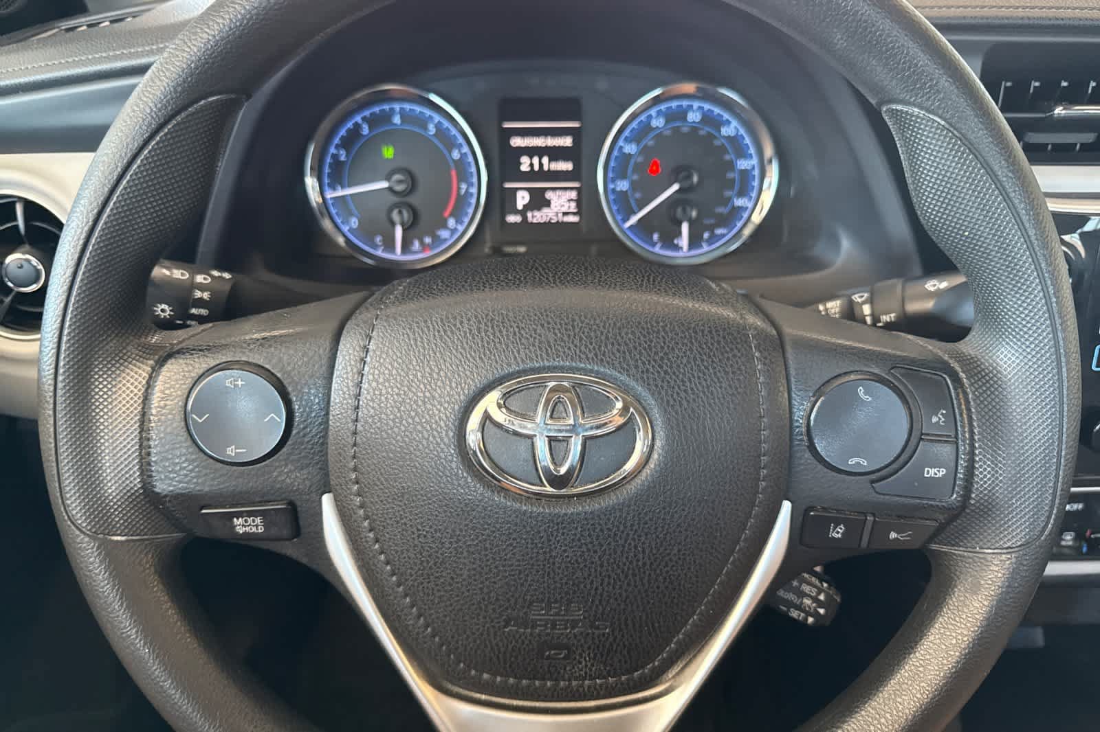 Used 2018 Toyota Corolla LE FWD image 22