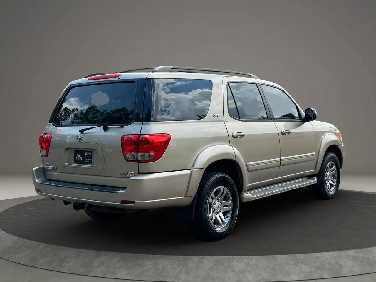 Used 2007 Toyota Sequoia SR5 RWD image 3