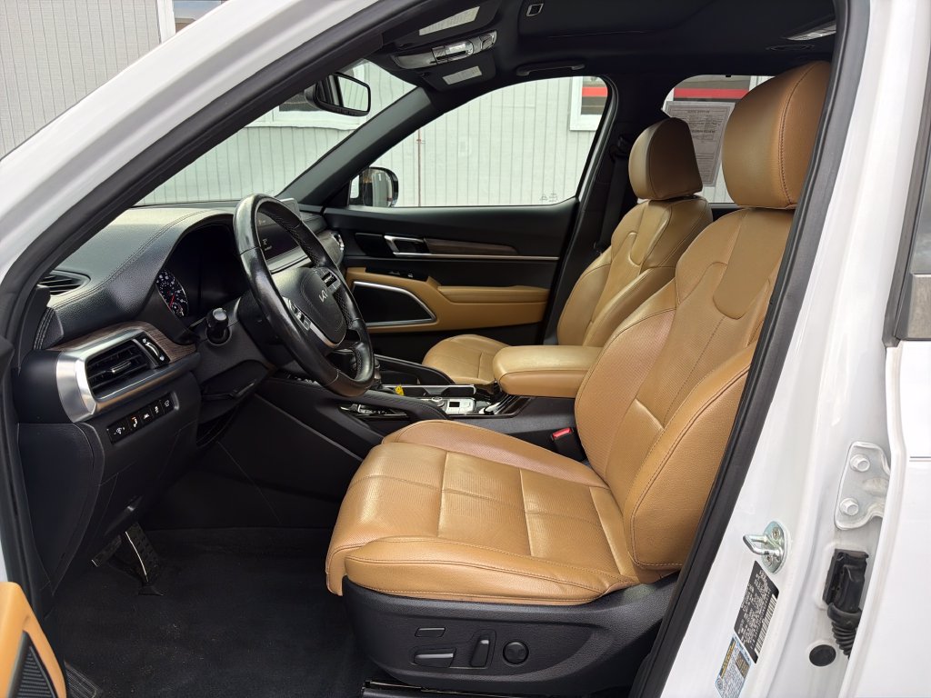 Used 2022 Kia Telluride SX w/ Nightfall Edition Package AWD/4WD image 10
