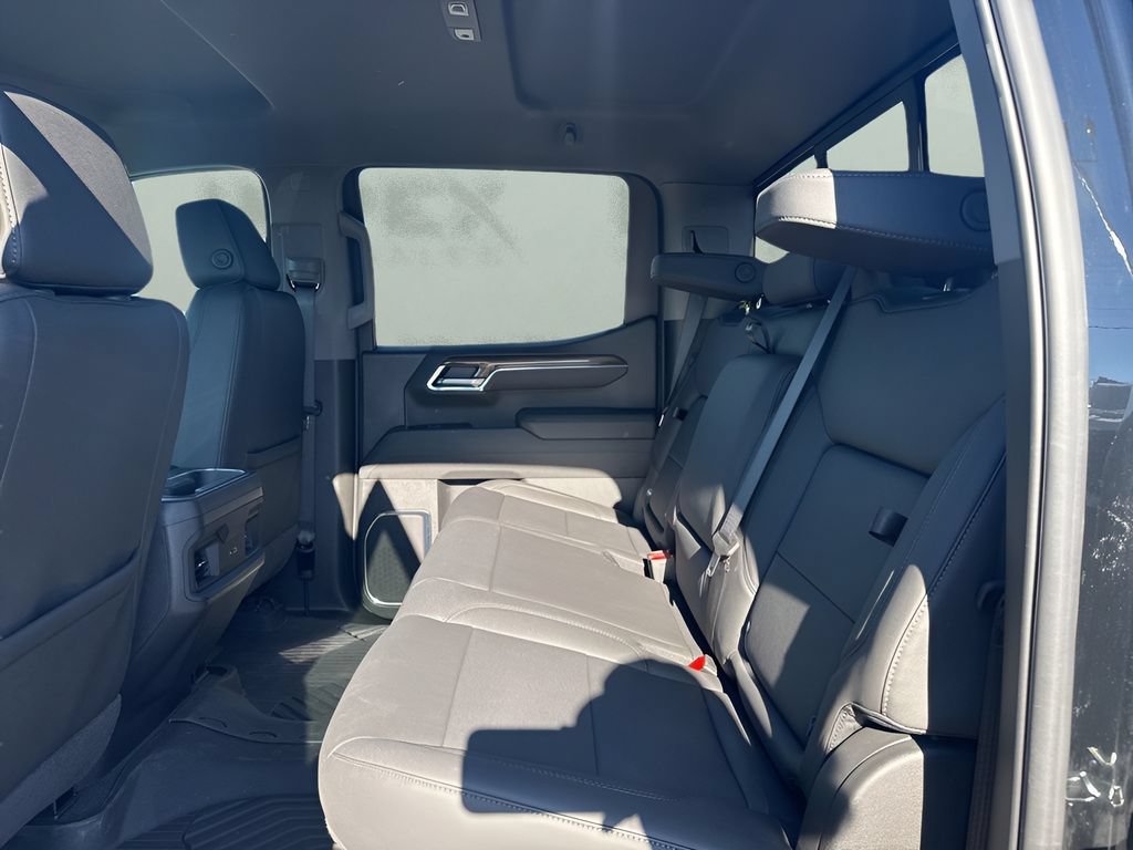 Used 2026 Chevrolet Silverado 1500 LT Trail Boss w/ Convenience Package II AWD/4WD image 12