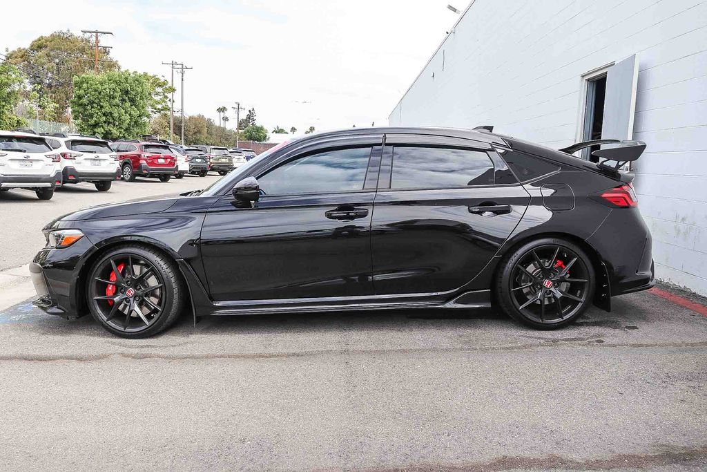 Used 2025 Honda Civic Type R image 9
