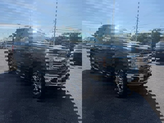 Used 2018 Ford F150 Lariat w/ Equipment Group 502A Luxury image 4