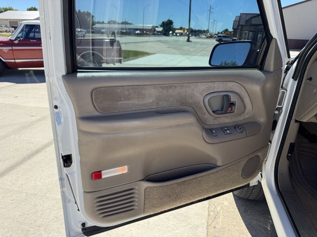 Used 1997 GMC Sierra 1500 2WD Regular Cab w/ Marketing Option Pkg 3 image 11