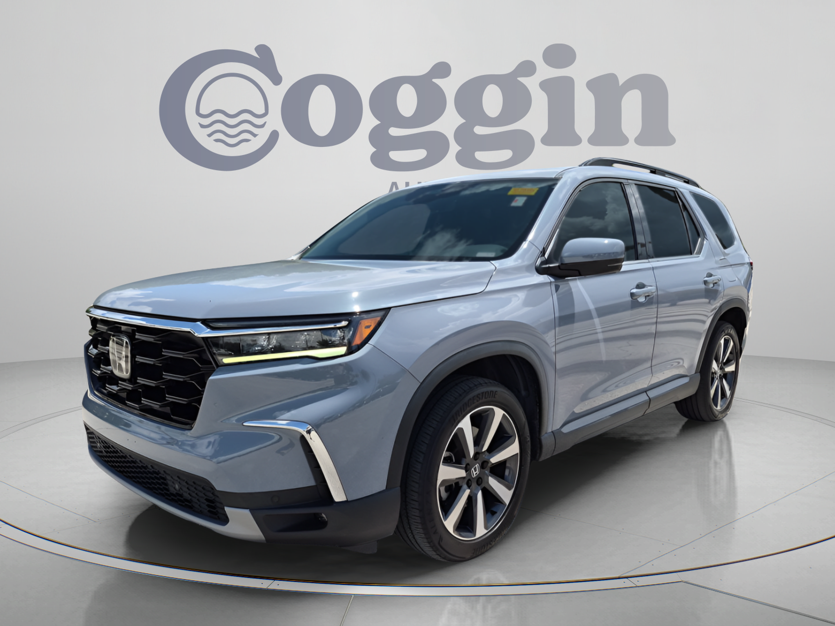 Used 2023 Honda Pilot Touring image 2