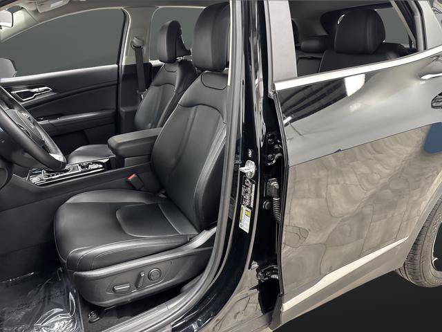 Used 2023 Kia Sportage EX image 4