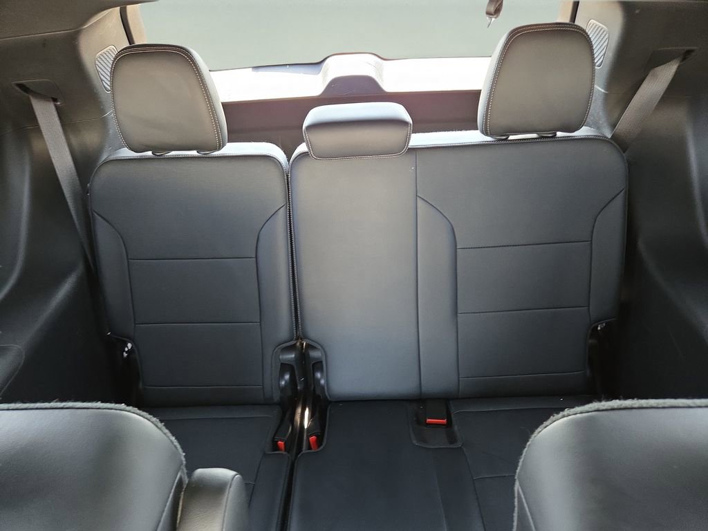 Used 2025 Buick Enclave Preferred FWD image 11
