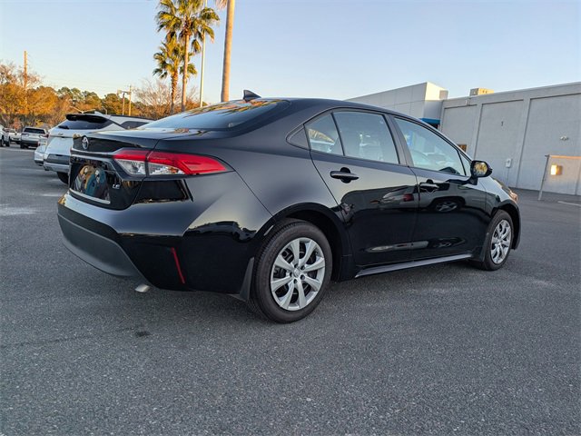 Used 2025 Toyota Corolla LE image 5