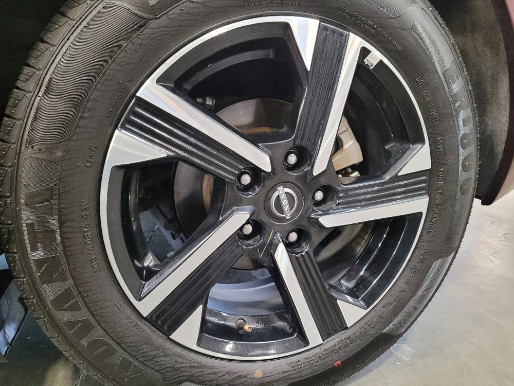 Used 2024 Nissan Sentra SV FWD image 31