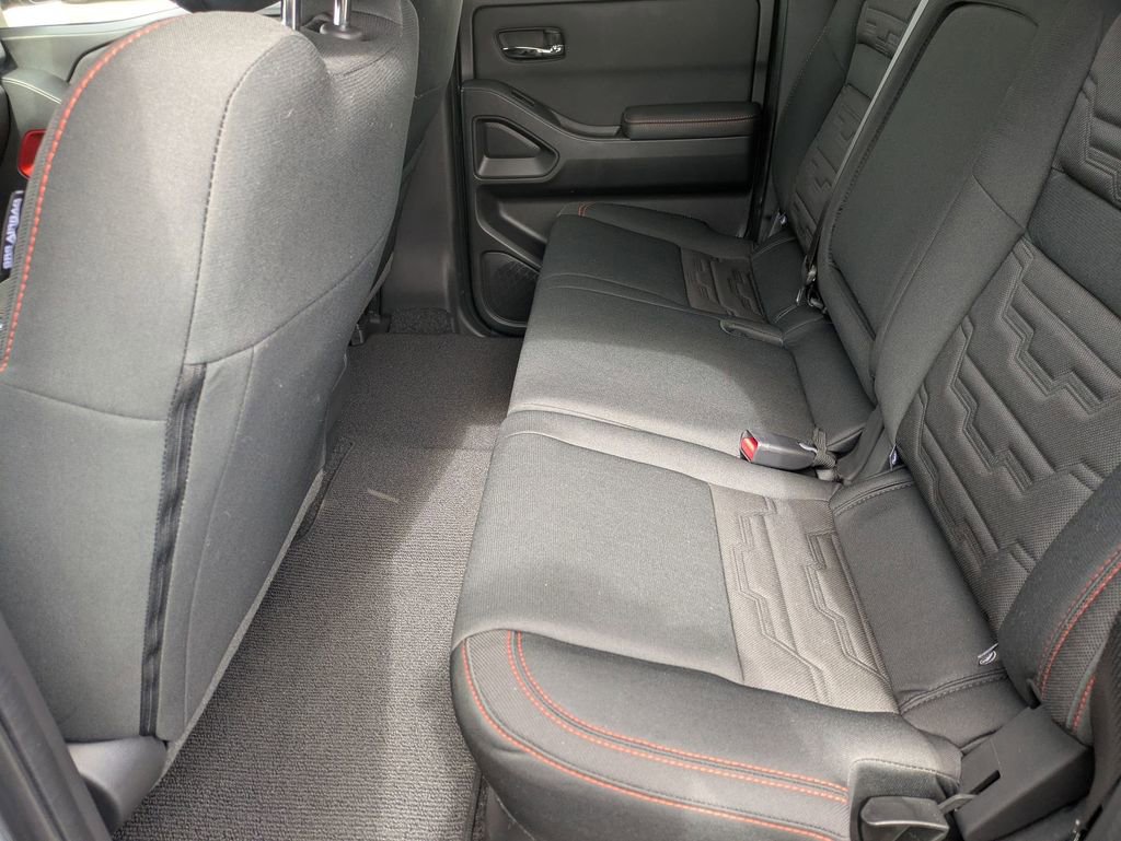 Used 2024 Nissan Frontier PRO-4X w/ Technology Package image 21