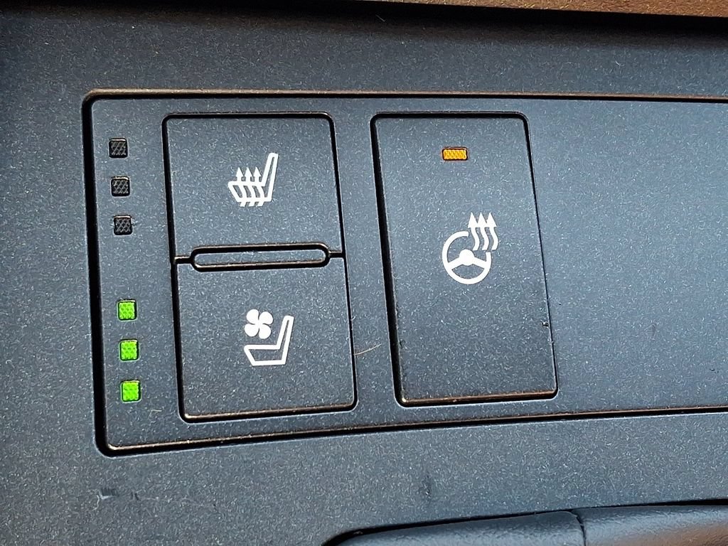Used 2024 Lexus IS 300 w/ Premium Package RWD image 25