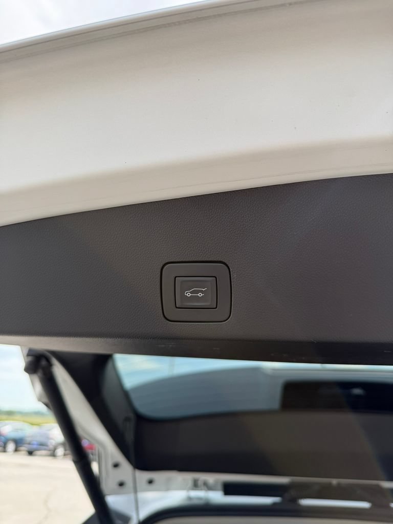 Used 2024 Buick Encore GX Avenir w/ Avenir Technology Package AWD/4WD image 24