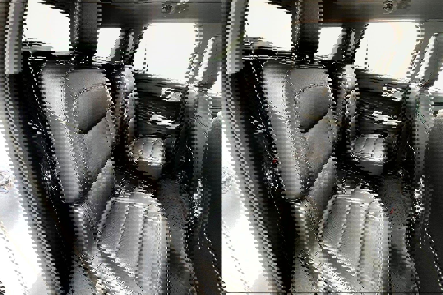 Used 2021 Ford Explorer Limited w/ Equipment Group 301A image 25